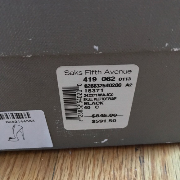 Alexander McQueen Skull Peeptoe Pump - Picture 5 of 5